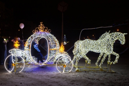 Световая фигура Королевская карета и 2 королевских коня 02/041 оптом, фото 3
